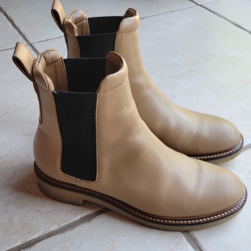 EVERLANE CHELSEA PULL-ON BOOT IN NUDE BEIGE ITALIAN LEATHER LADIES SIZE 6M - Picture 2 of 7